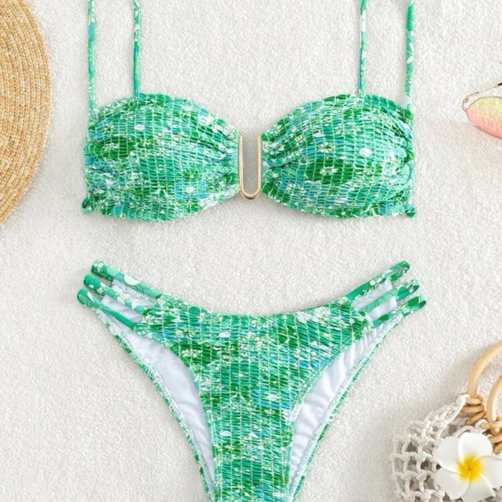 Floral Print Bikini Set V-Wired Smocked Cami Bra & Cheeky Bottom